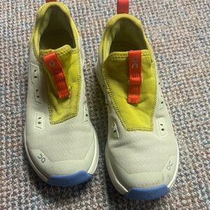 On clouds cloudleap tennis shoes